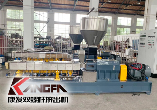 雙螺桿擠出機(jī)上下游:車用塑料向低成本、高強(qiáng)度、高沖擊性能、可回收及降解等復(fù)合材料及塑料合金方向發(fā)展