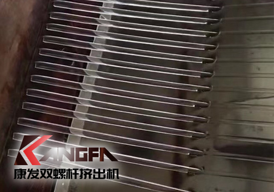 技術創(chuàng)新與發(fā)展，專注配混合改性裝備！熔噴料雙螺桿擠出機生產線設備交付,成功縮短交付日期！