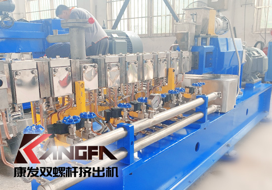 雙螺桿擠出機(jī)再生塑料行業(yè)工廠發(fā)展變革之路:配合環(huán)保政策,走向規(guī)范有序,綠色可持續(xù)發(fā)展的軌道