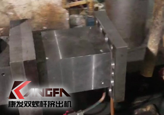 提升機(jī)筒耐磨及耐腐蝕性!康發(fā)雙螺桿擠出機(jī)設(shè)備舊機(jī)筒更換視頻