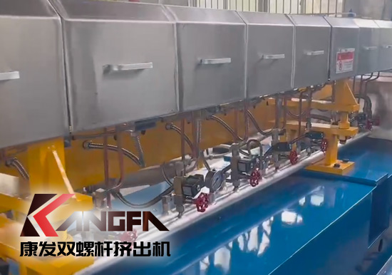 康發(fā)雙螺桿造粒機(jī)生產(chǎn)車間戰(zhàn)酷暑，保生產(chǎn)視頻剪輯。新的一月，新的一天，努力工作，努力生活！加油康發(fā)人！